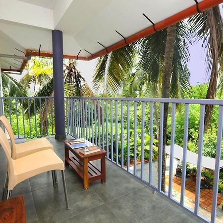Monsoon Apartments Канур Екстериор снимка