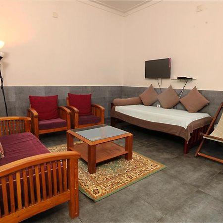 Monsoon Apartments Канур Екстериор снимка